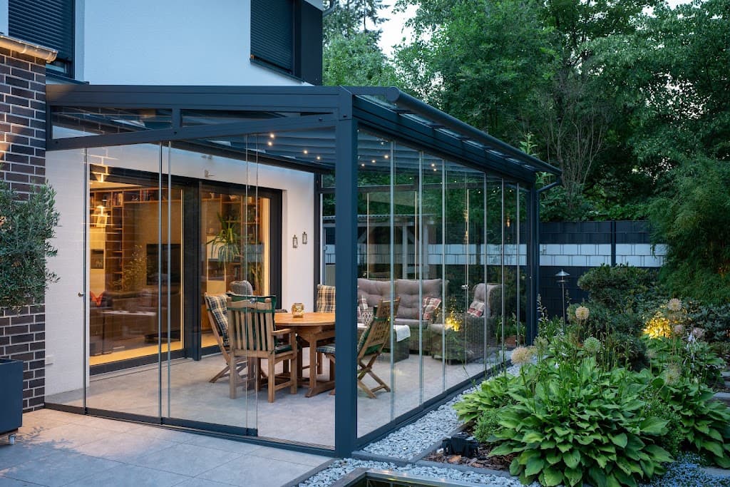 HELÖ Wintergartenbau GmbH/ Terrassenüberdachungen, Markisen, Carports, Wintergärten & Sommergärten