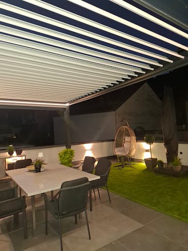 Rhein-Main Überdachungen Ausstellung - Terrassenüberdachungen, Kaltwintergärten, Carports und Markisen — Kundenfoto