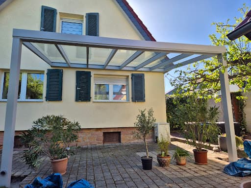 Rhein-Main Überdachungen Ausstellung - Terrassenüberdachungen, Kaltwintergärten, Carports und Markisen — Kundenfoto