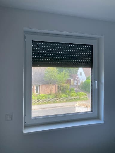 NOVARO Bauelemente GmbH - Fenster, Haustüren, Rollladen, Raffstoren und Insektenschutz — Kundenfoto
