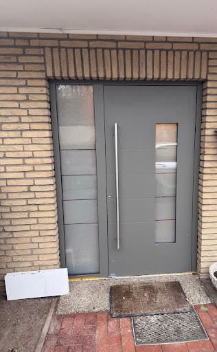 WIR machen BAUELEMENTE - Fenster, Haustür, Rollladen, Fliegengitter - Lübeck — Kundenfoto