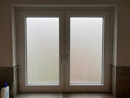 NOVARO Bauelemente GmbH - Fenster, Haustüren, Rollladen, Raffstoren und Insektenschutz — Kundenfoto
